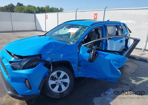 2021 Toyota Rav4 Le z USA, uszkodzony, nr VIN 2T3F1RFV5MW204843
